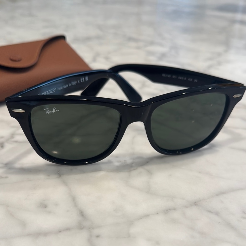 Ray-Ban Black Wayfarer Sunglasses